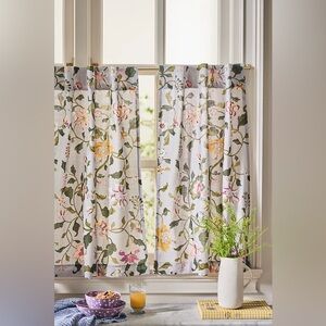 New Anthropologie Home Decor Hattie Organic Cotton Floral Printed Cafe Curtains